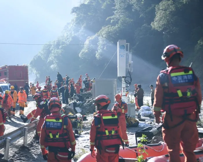 Number of missing in Nepal and Tibet rises to 3,000 as bad weather hampers search