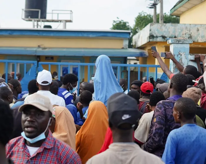 Survivors recount panic and struggle to breathe in Nigerian prison cell where 37 died