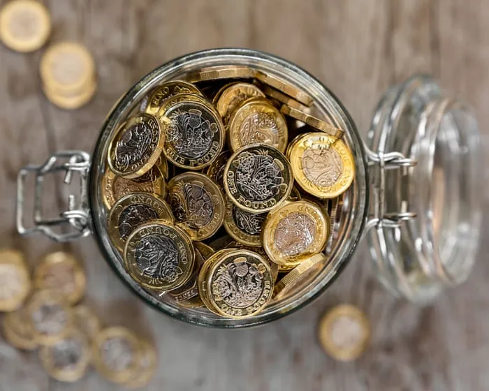 Should you lock into a fixed-rate savings account paying 5.25%?