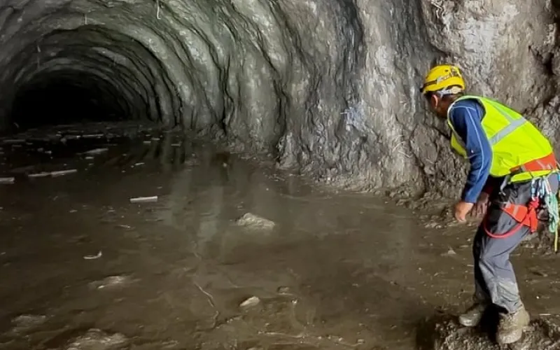 Desperate rescue attempts continue in Nepal to reach people thought to be trapped | First Thing