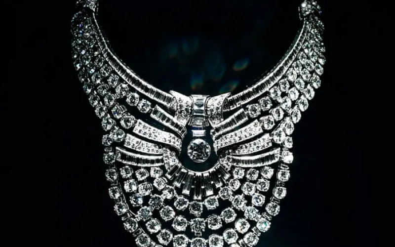 Egyptian queen’s 673-diamond necklace stolen in Vienna smash-and-grab raid