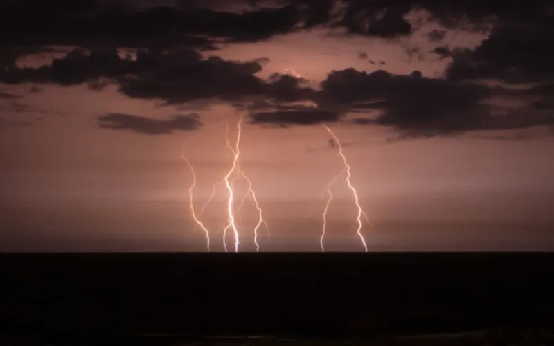 US man says ‘hold tight’ to loved ones after wife and toddler killed by lightning