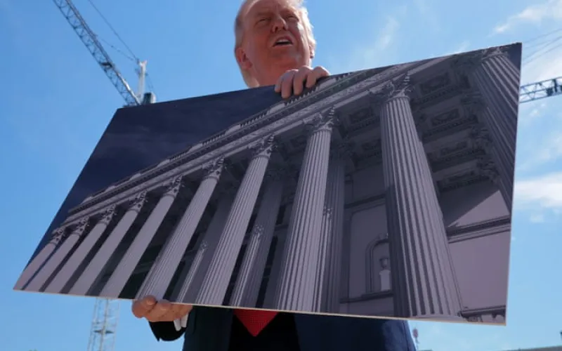 US supreme court allows Trump to keep building $400m White House ballroom