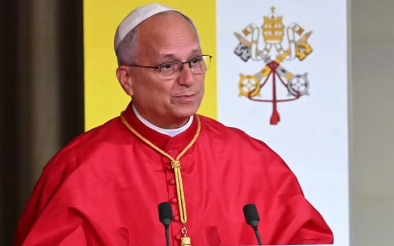 Pope Leo warns of AI threat to humanity at start of three-day France visit