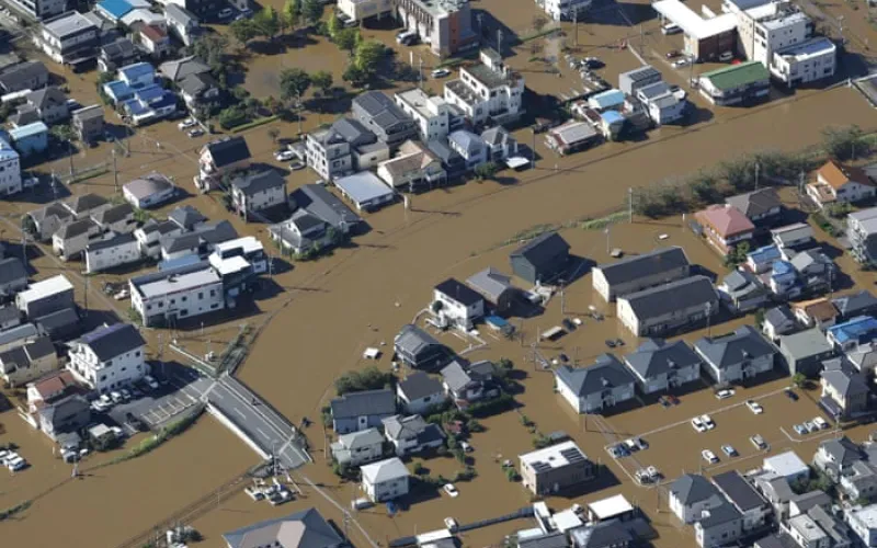 At least four people killed in Japan as typhoon Dujuan triggers heavy rain, landslides