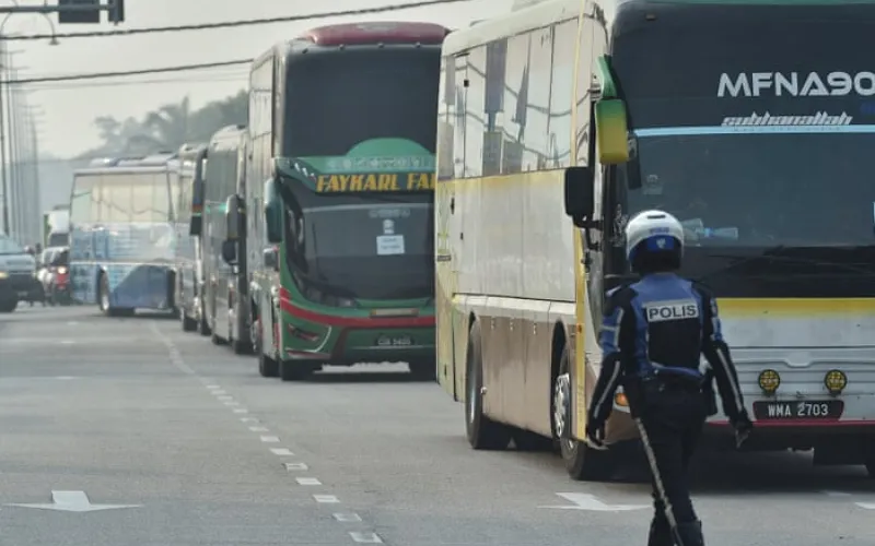Malaysia begins Myanmar repatriations despite warnings from UN and rights groups
