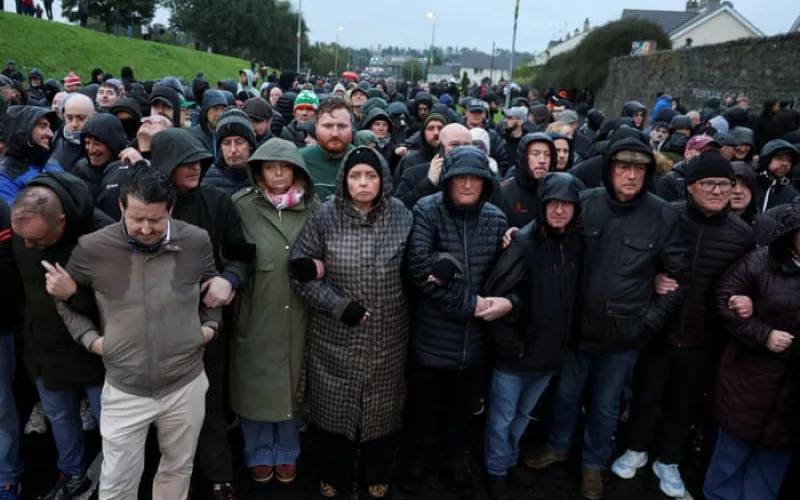 Loyalist parade in Northern Ireland given go-ahead as almost 30-year ban overturned