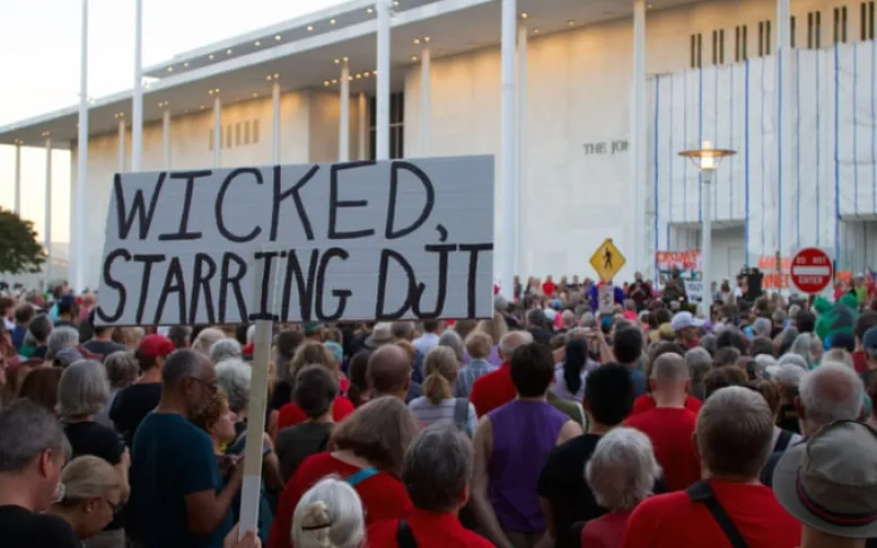Thousands protest closure of the Kennedy Center amid fears Trump is set to demolish the institution