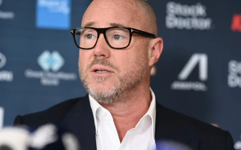 Former Carlton president apologises to ex-wife as lewd photo defamation case settles