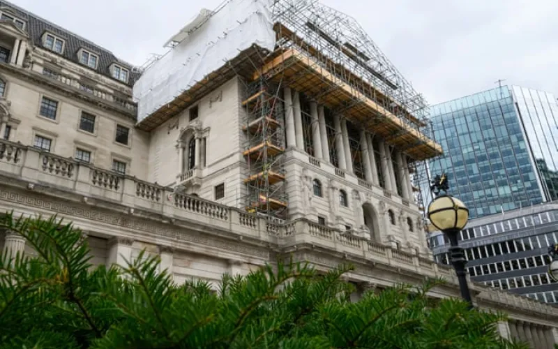 Bank of England urged to slow or halt bond-selling to slash UK borrowing costs