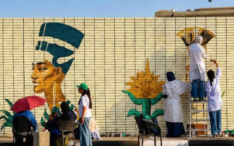 Row erupts over Cairo mural depicting Tutankhamun and Nefertiti with dark skin