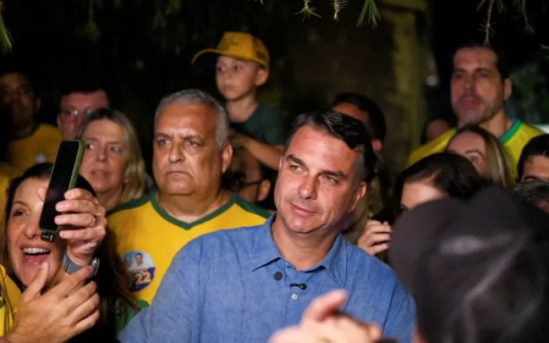 Flávio Bolsonaro poised to win Brazilian presidency after shock first-round victory