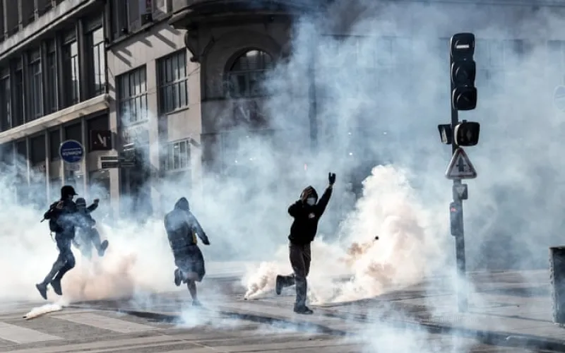 French education minister says up to 500 schools will remain partially or fully closed on Monday after student protests – Europe live