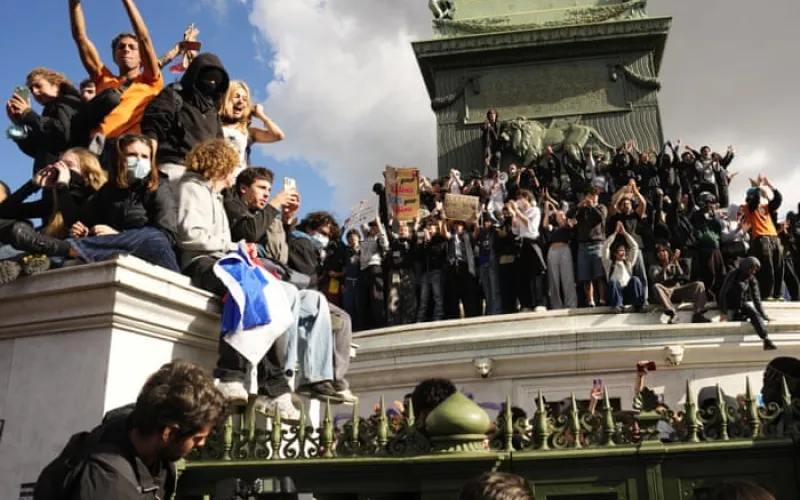 French students continue protests, saying ministers’ pledges not enough