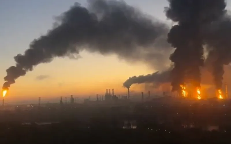 Ukraine persists with Russian oil refinery strikes in defiance of Trump